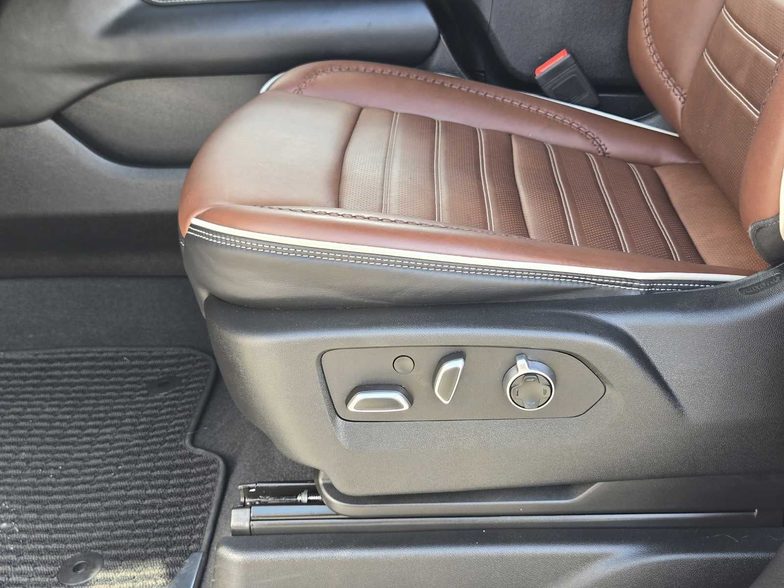2023 GMC Yukon Denali Ultimate Denali Ultimate