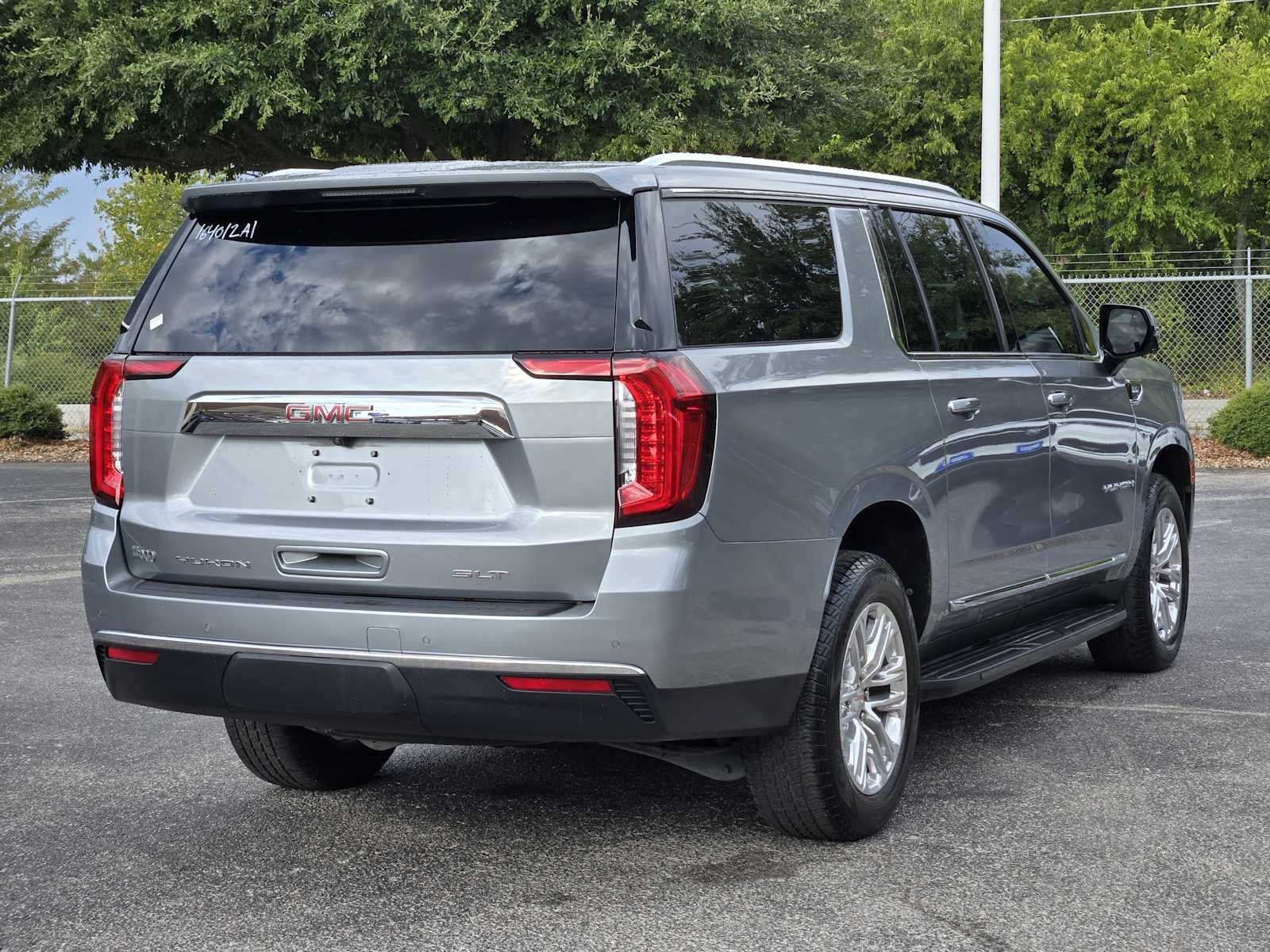2023 GMC Yukon XL SLT