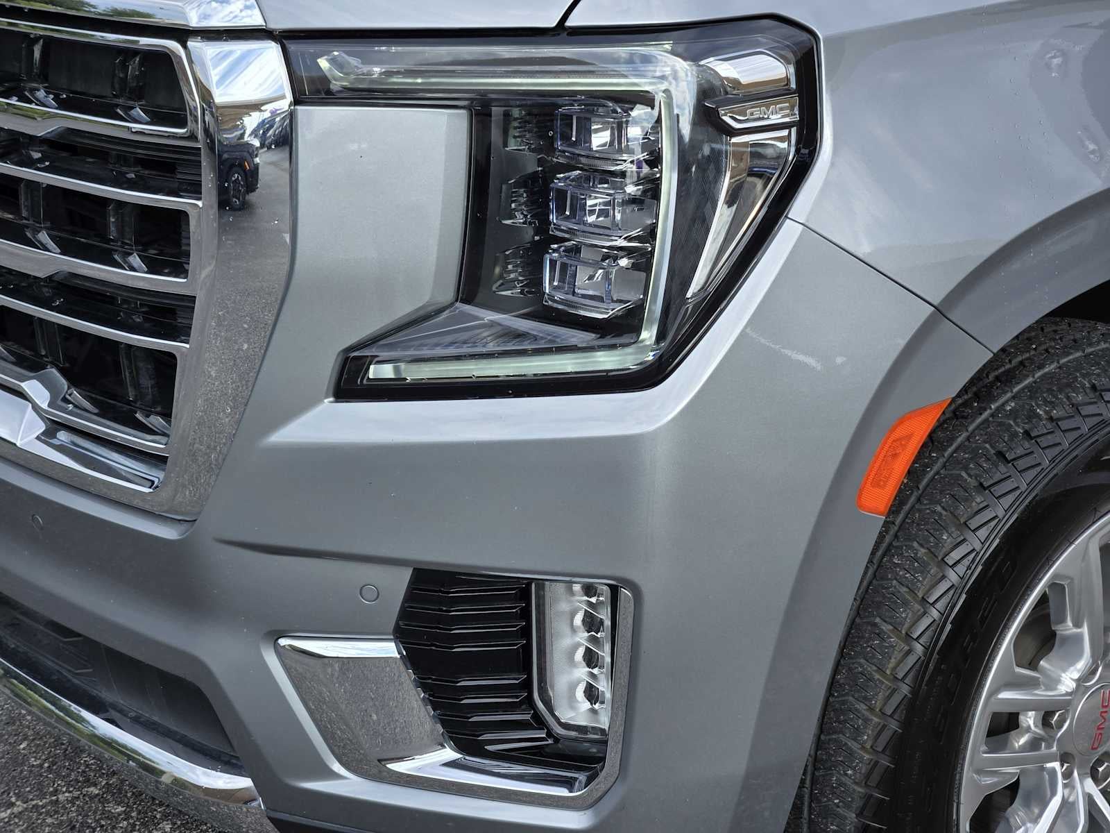 2023 GMC Yukon XL SLT