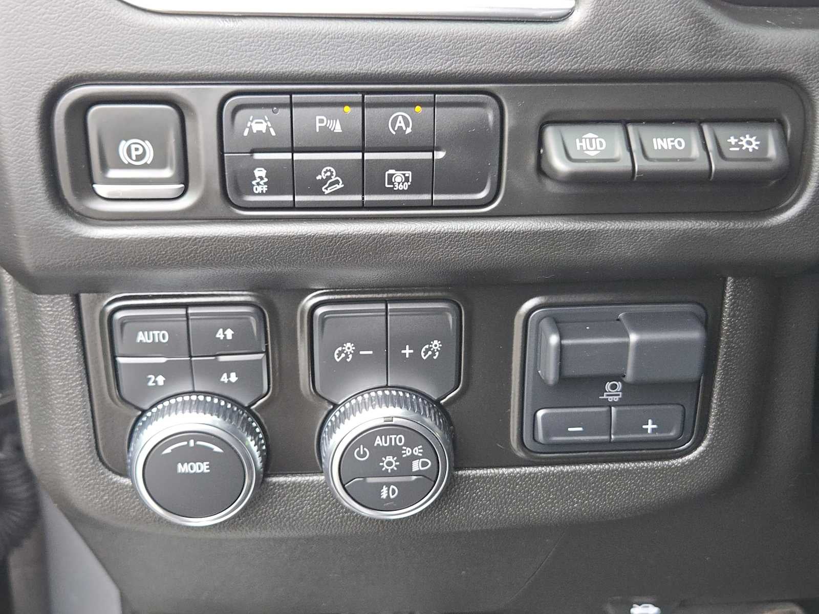 2024 GMC Yukon XL AT4
