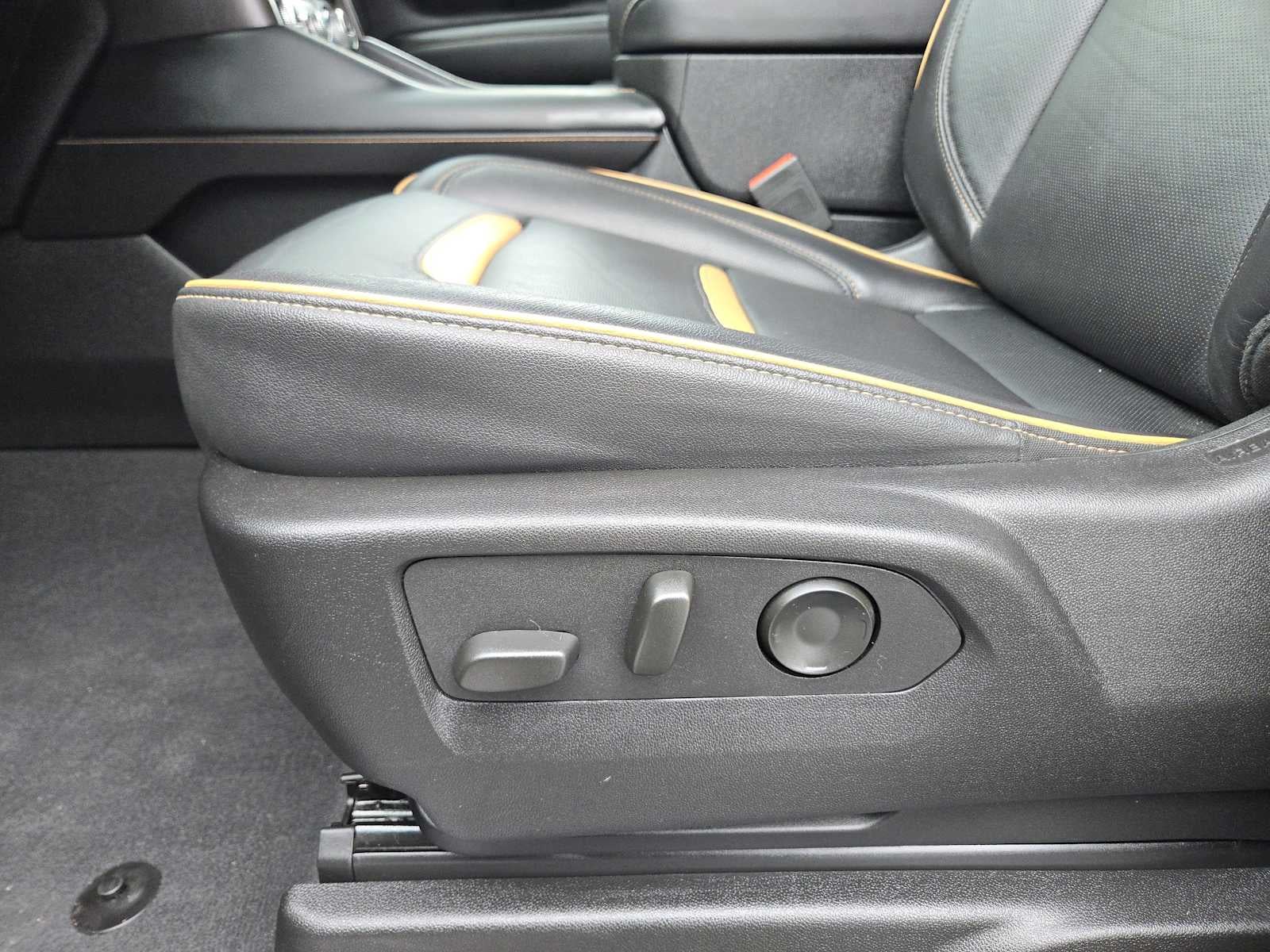 2024 GMC Yukon XL AT4