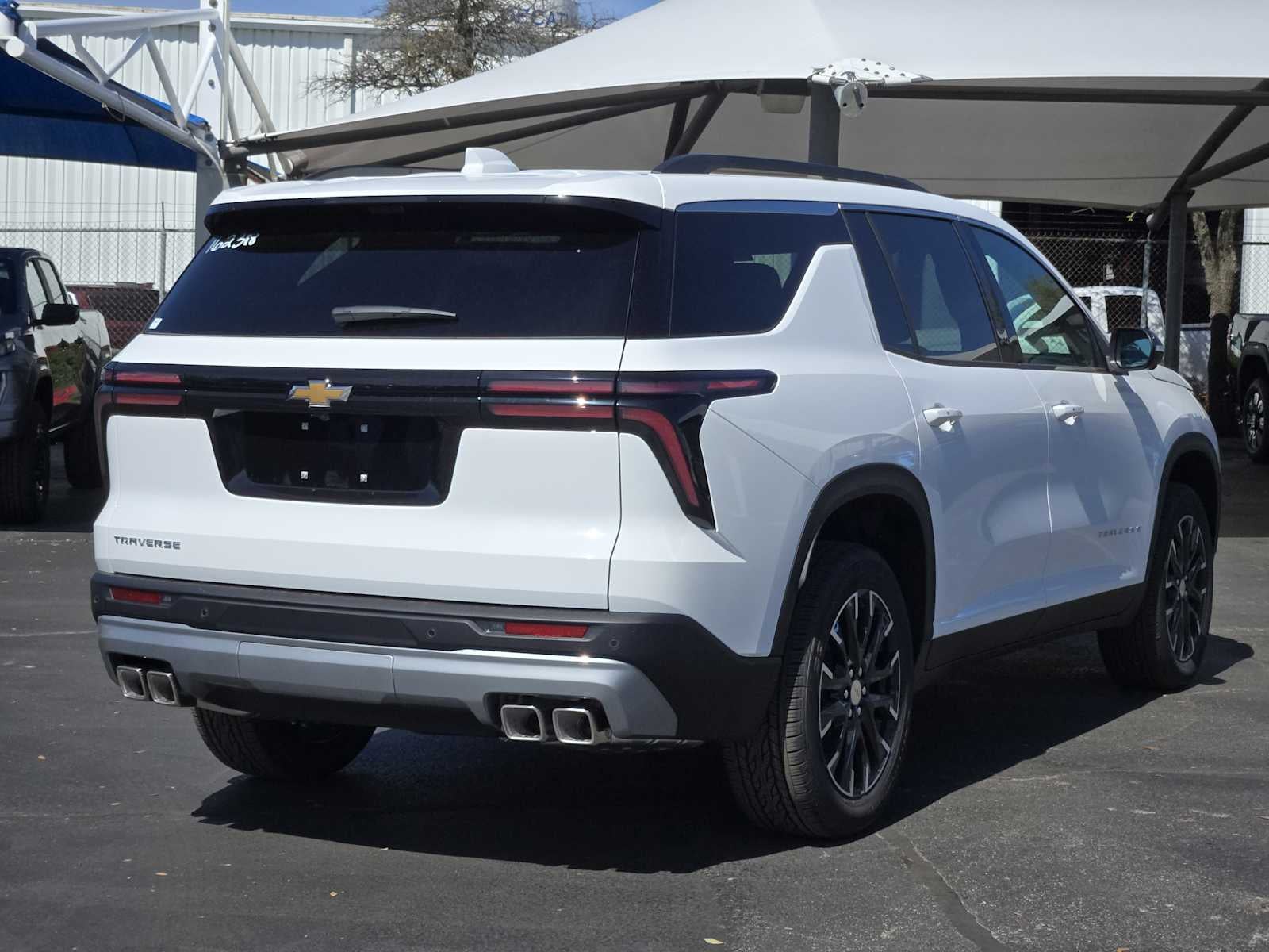 2026 Chevrolet Traverse FWD LT