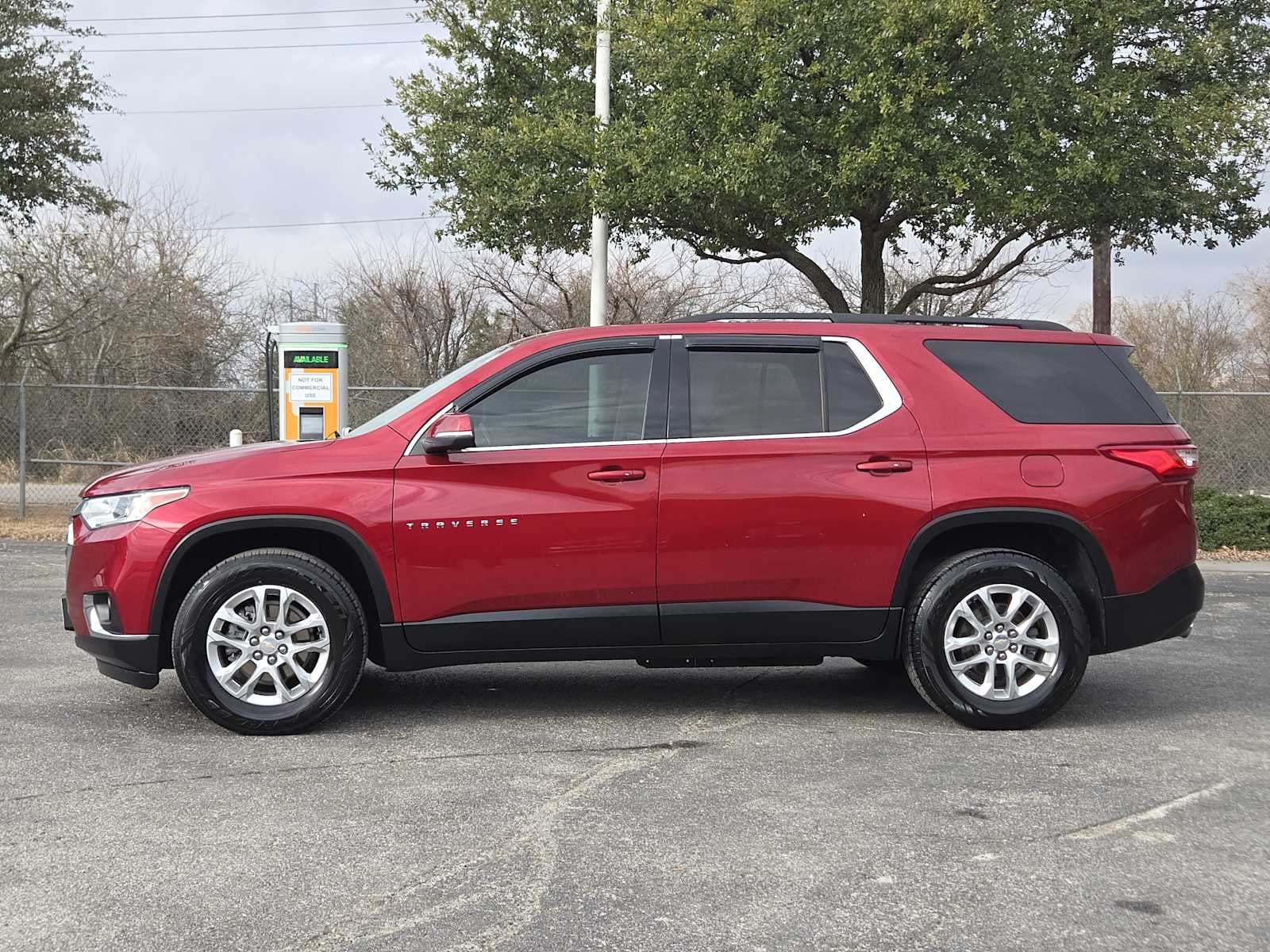 2021 Chevrolet Traverse LT Cloth