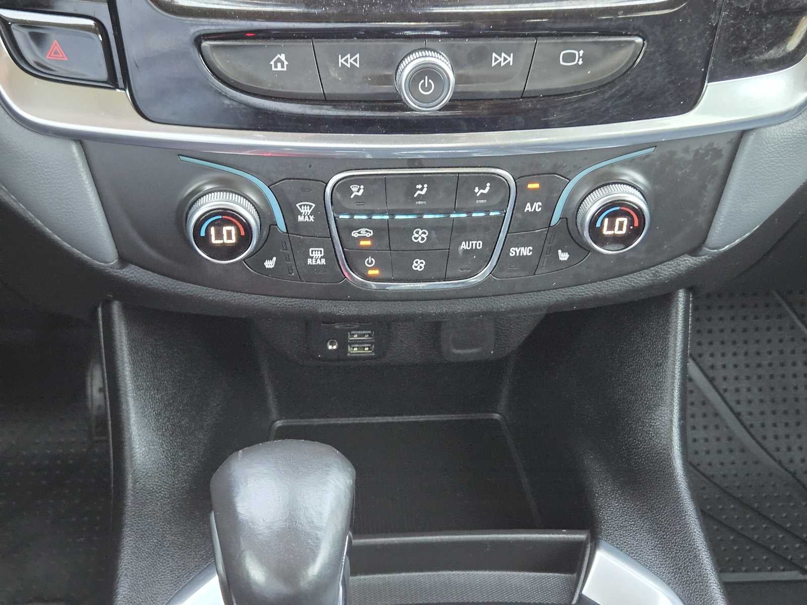 2021 Chevrolet Traverse LT Leather