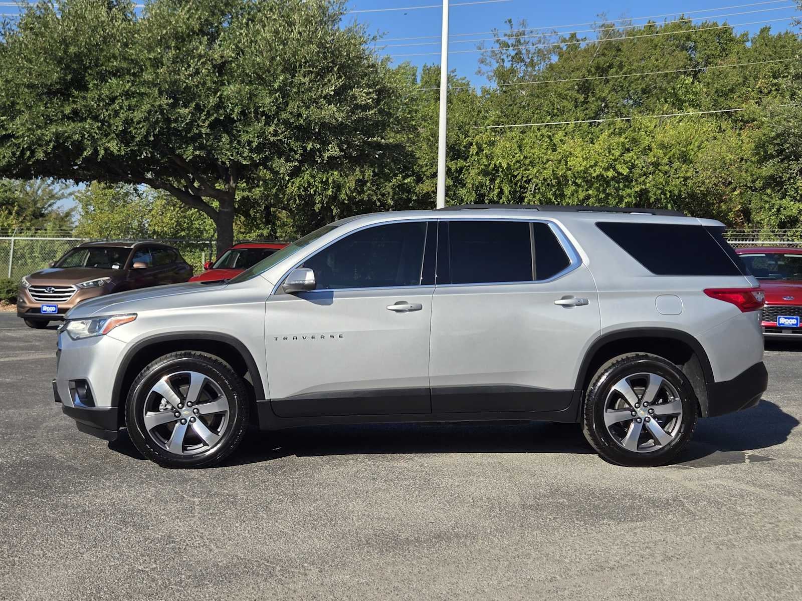 2021 Chevrolet Traverse LT Leather