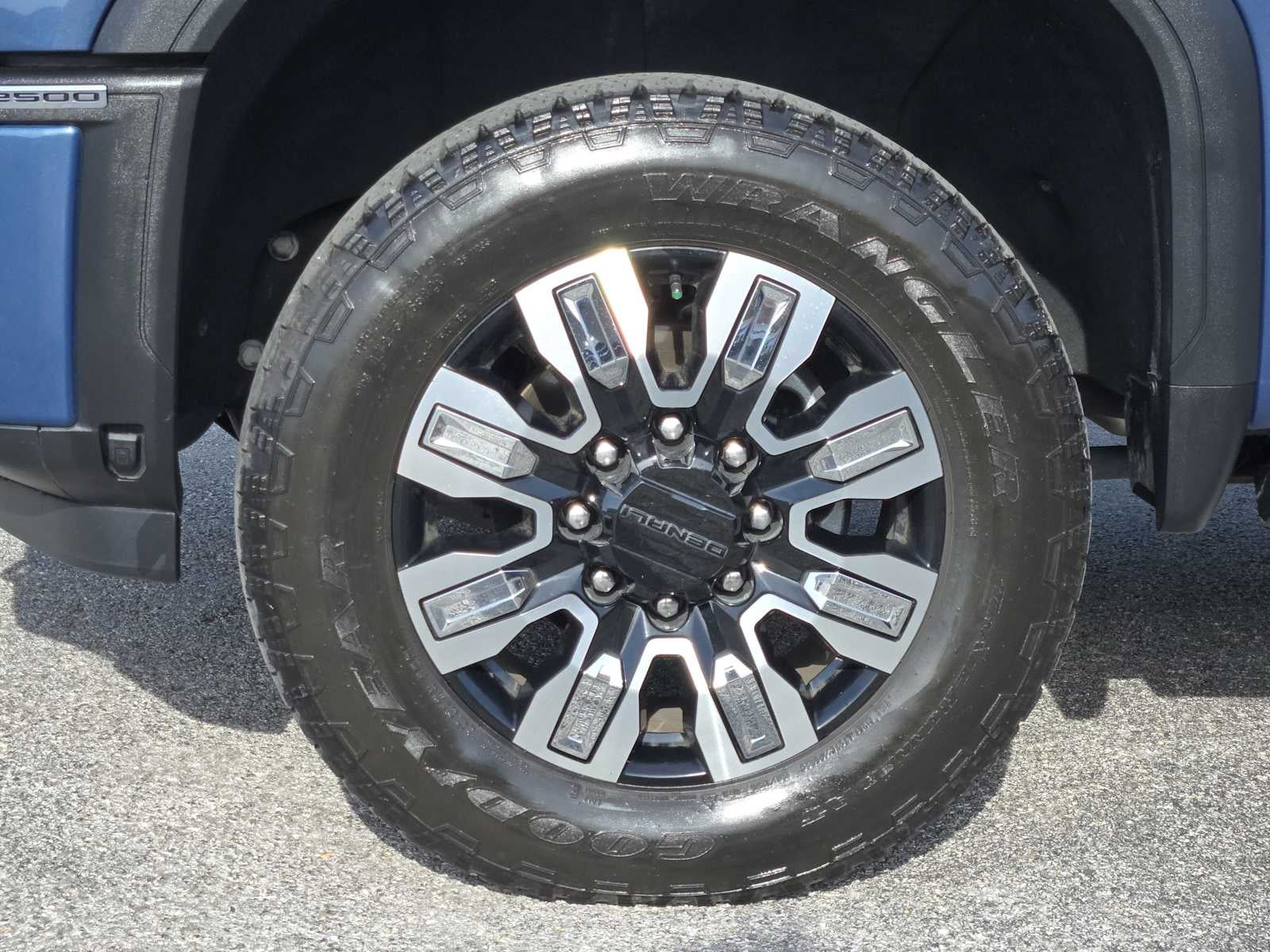 2025 GMC Sierra 2500HD Denali