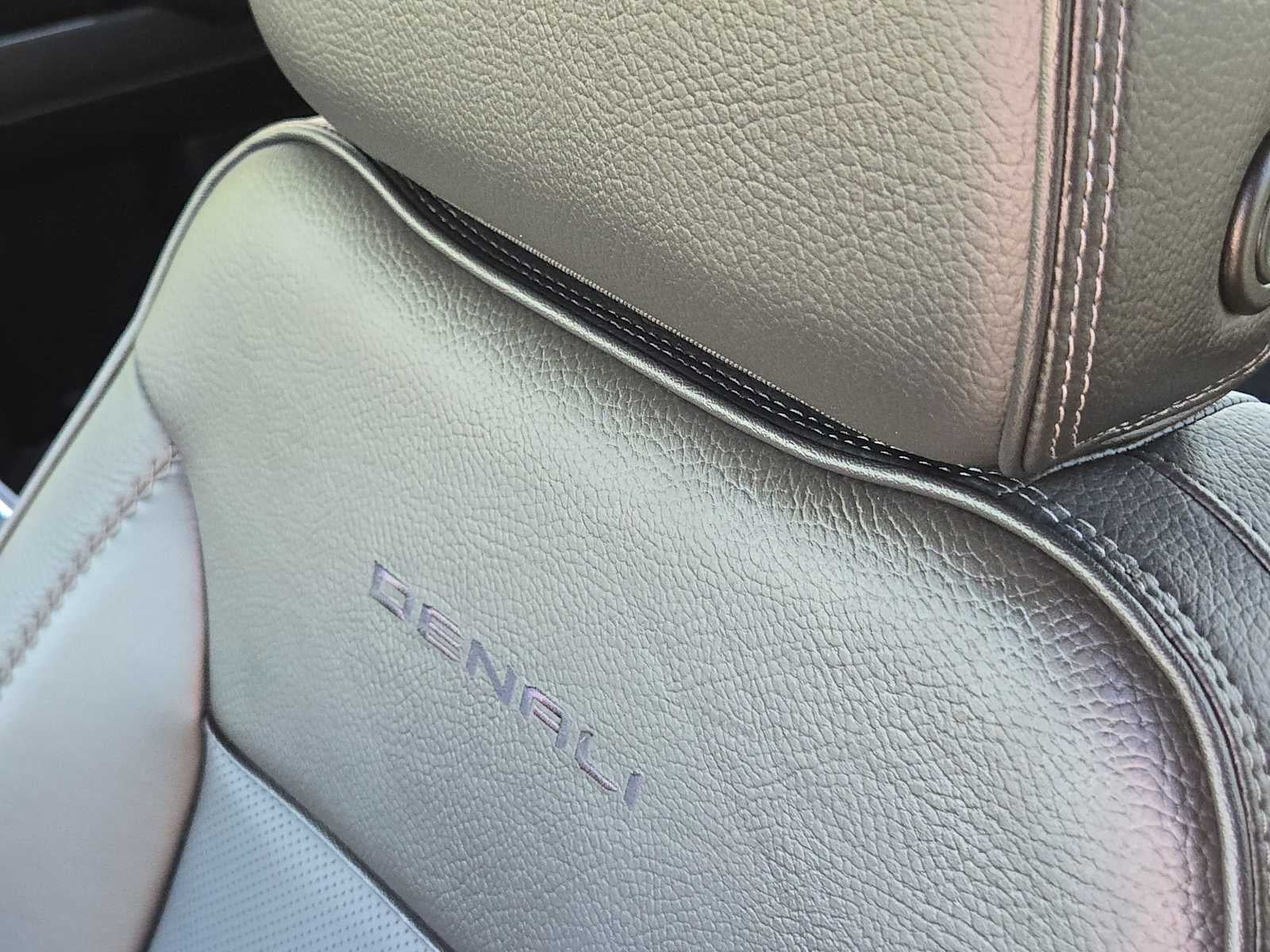 2025 GMC Sierra 3500HD Denali