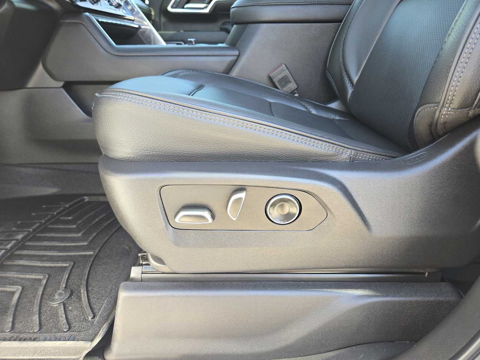 2025 GMC Sierra 3500HD Denali