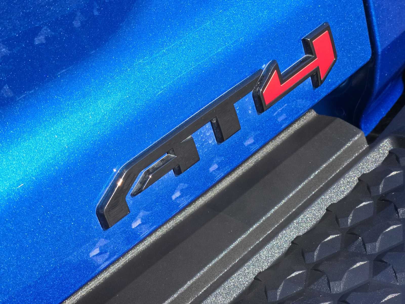 2023 GMC Canyon 4WD AT4