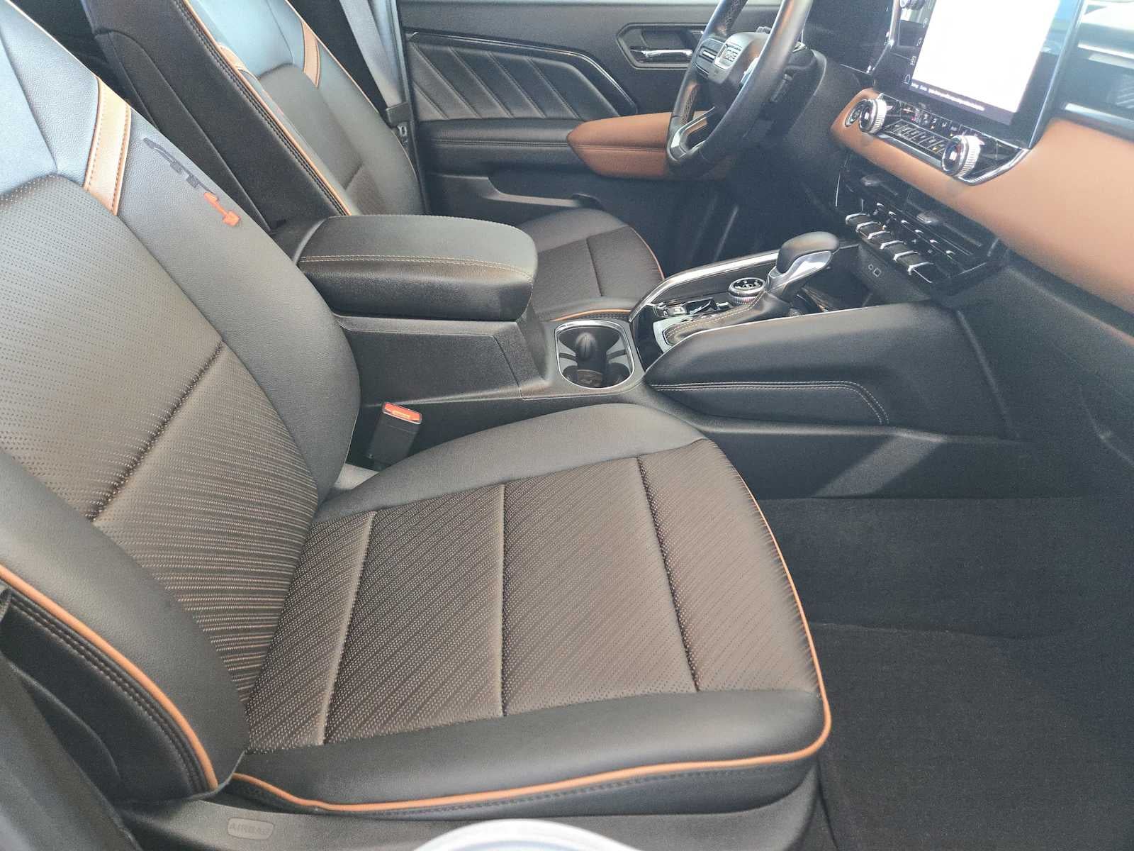 2023 GMC Canyon 4WD AT4