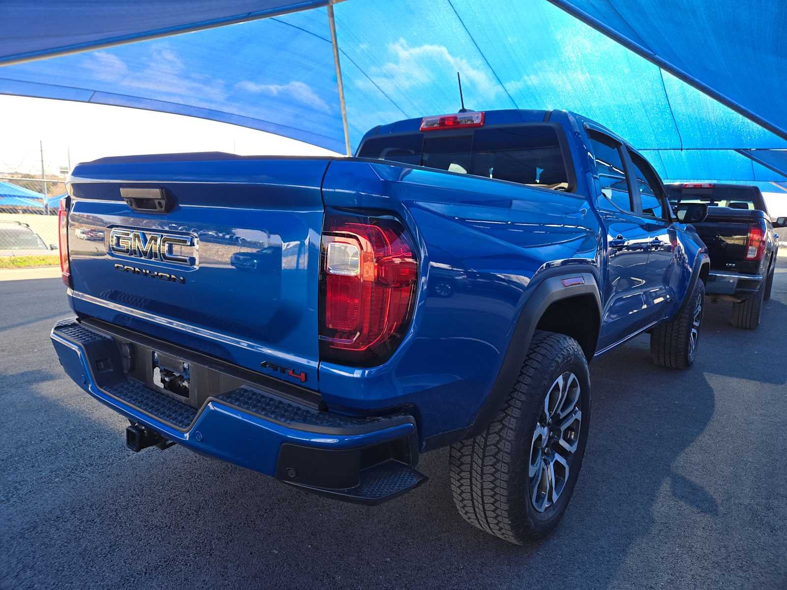 2023 GMC Canyon 4WD AT4