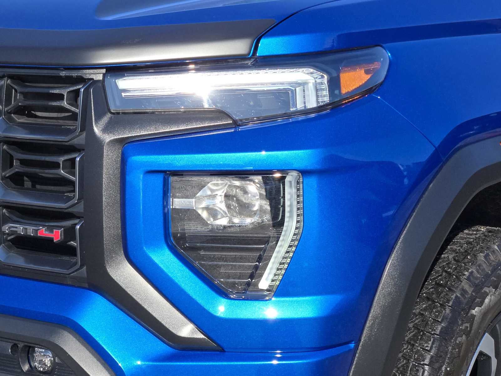 2023 GMC Canyon 4WD AT4