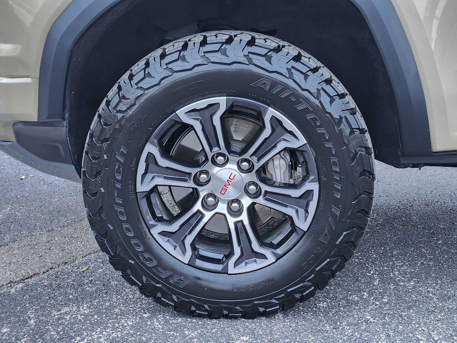 2024 GMC Canyon 4WD AT4