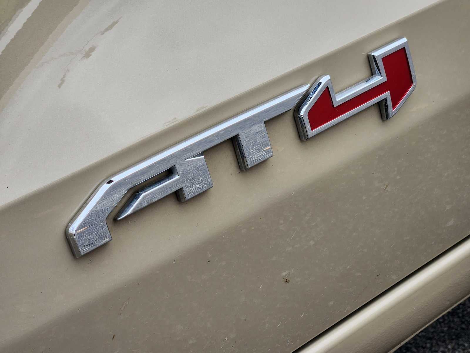 2024 GMC Canyon 4WD AT4