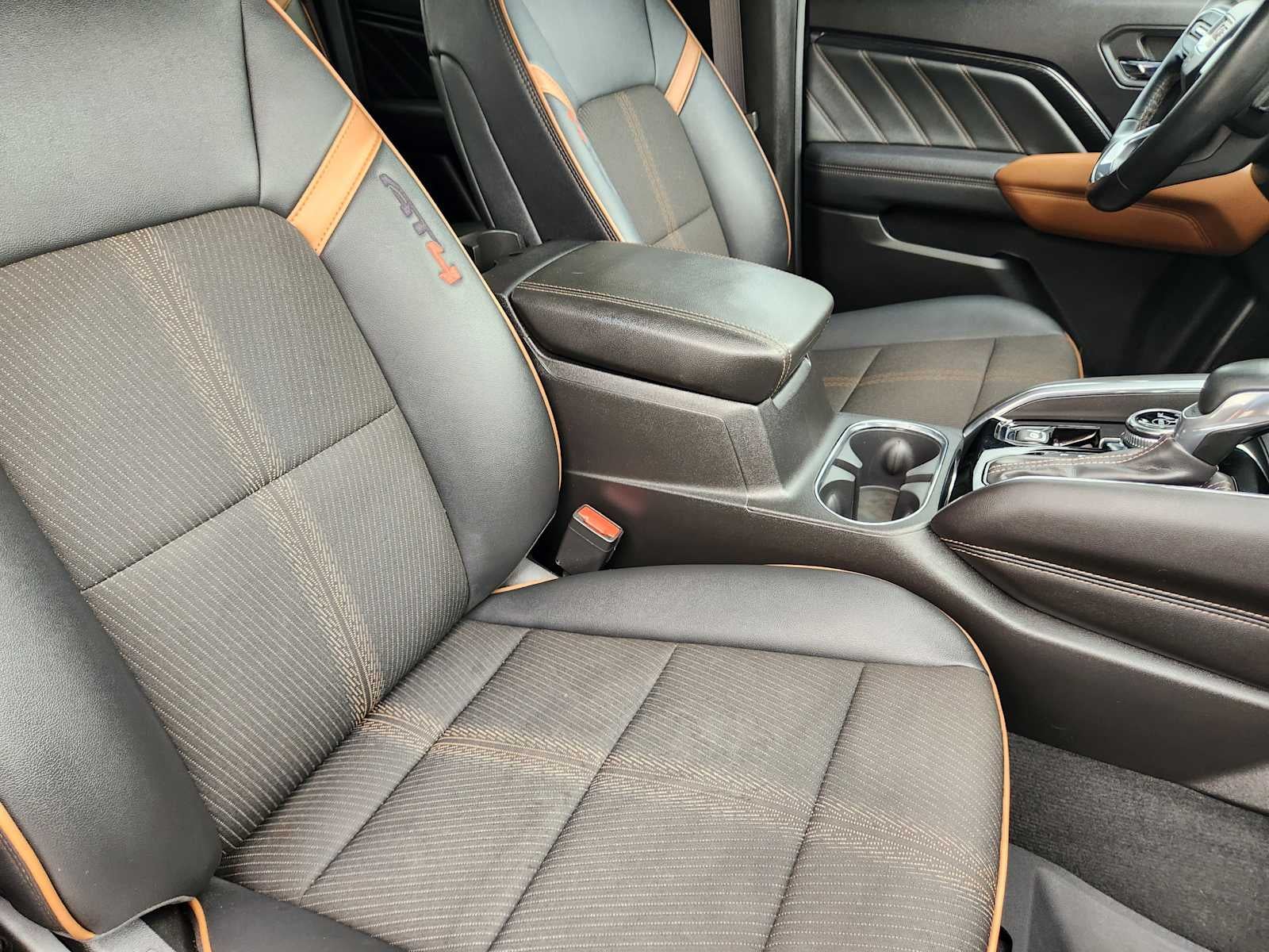 2024 GMC Canyon 4WD AT4