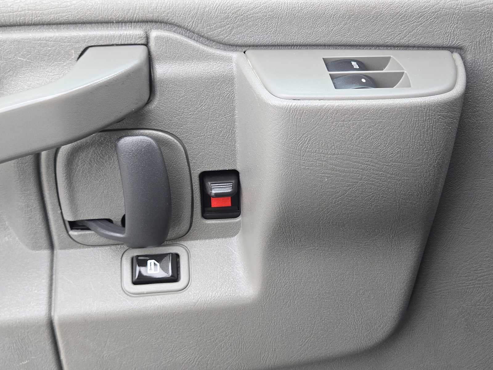 2020 GMC Savana Cargo Van RWD 2500 135"