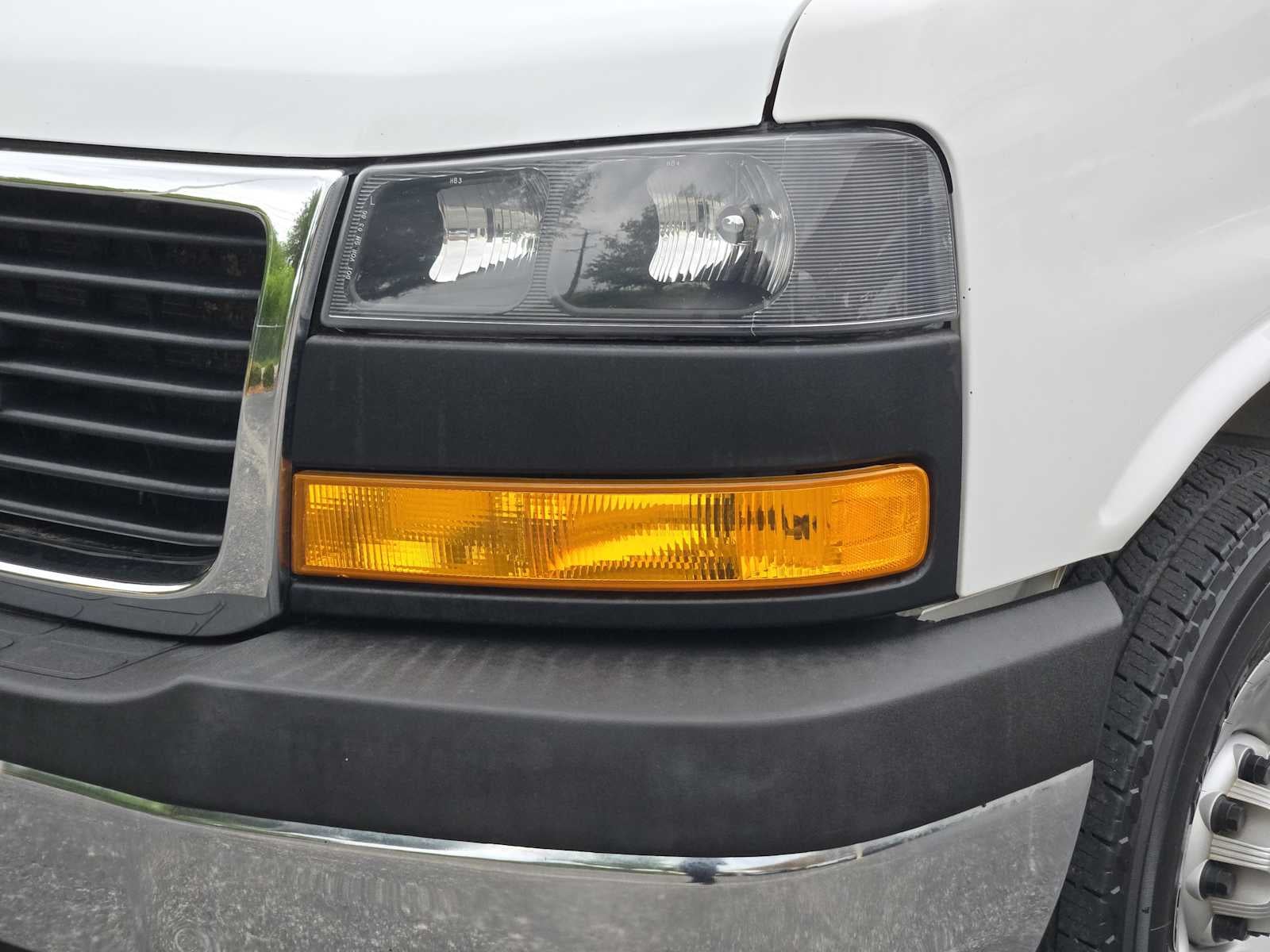 2020 GMC Savana Cargo Van RWD 2500 135"