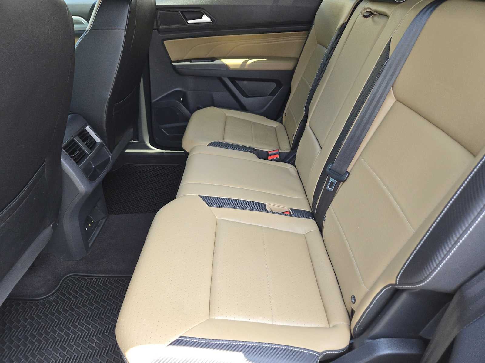 2021 Volkswagen Atlas Cross Sport 2.0T SE w/Technology