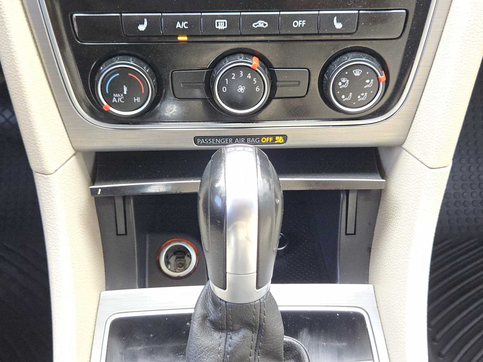 2015 Volkswagen Passat 2.0L TDI SE w/Sunroof