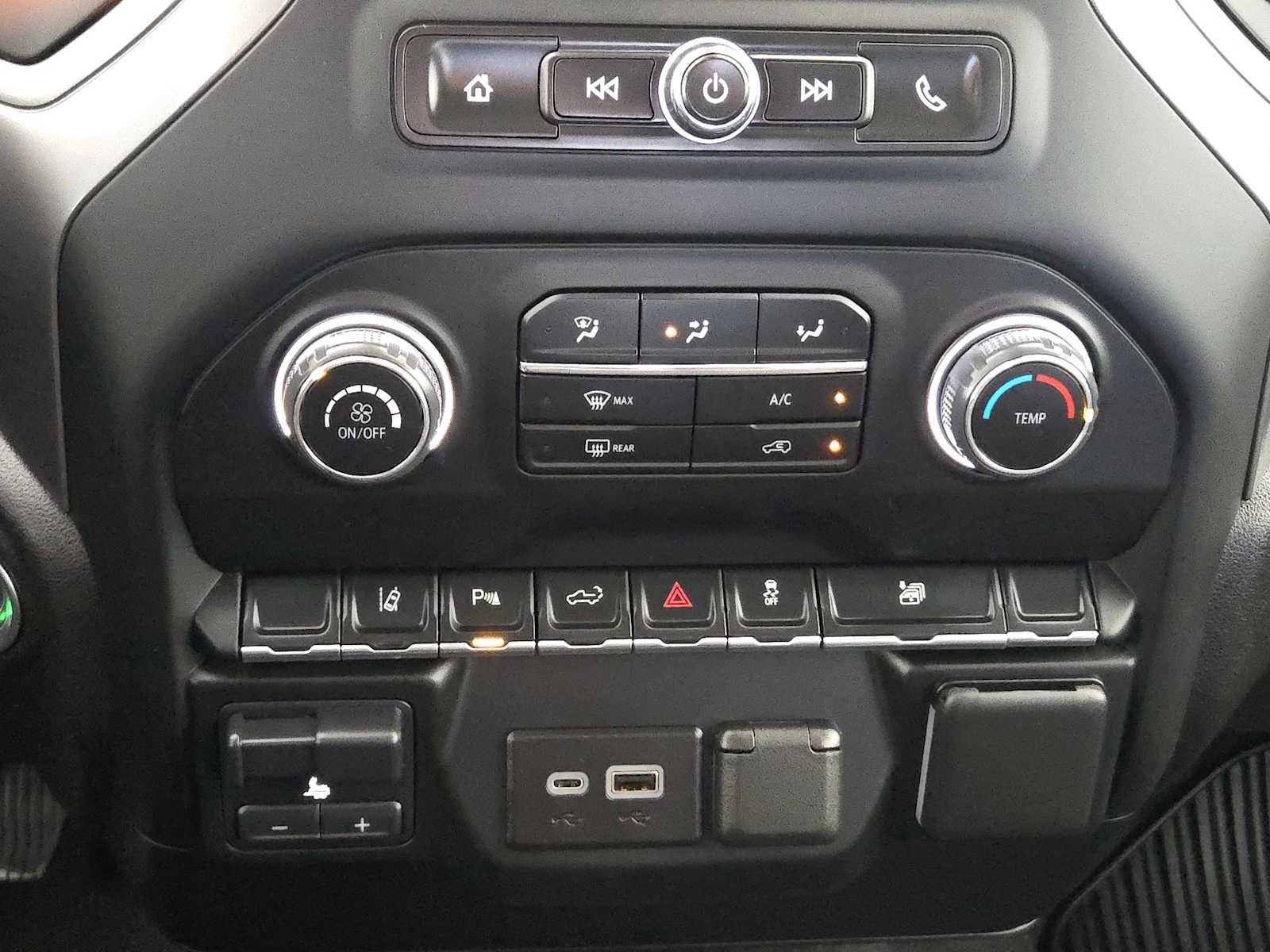 2024 Chevrolet Silverado 2500HD Custom