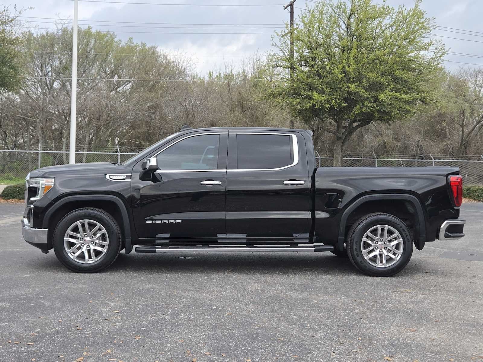 2021 GMC Sierra 1500 SLT