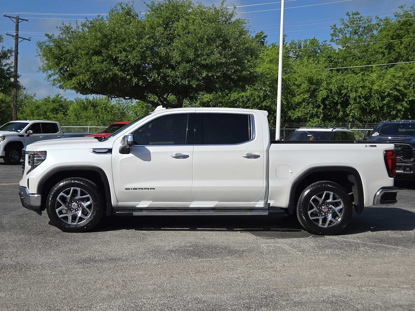 2024 GMC Sierra 1500 SLT