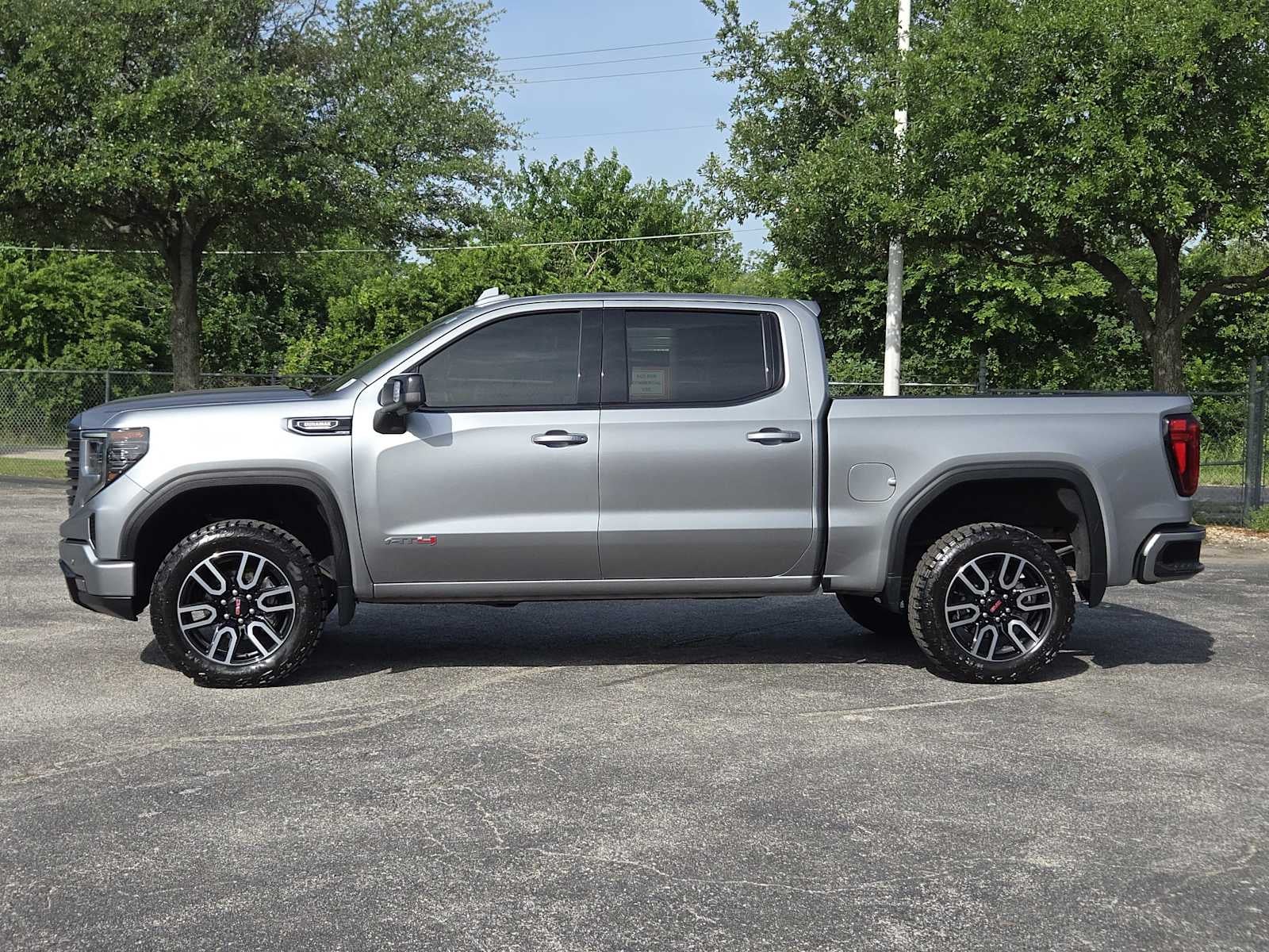 2024 GMC Sierra 1500 AT4