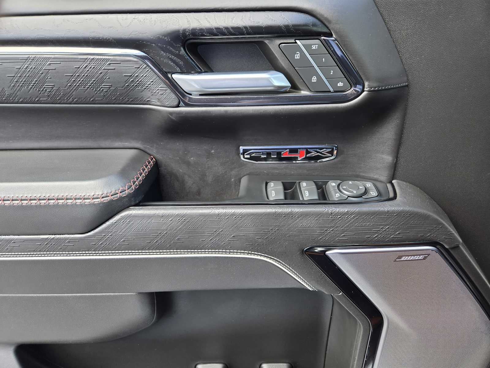2024 GMC Sierra 1500 AT4X