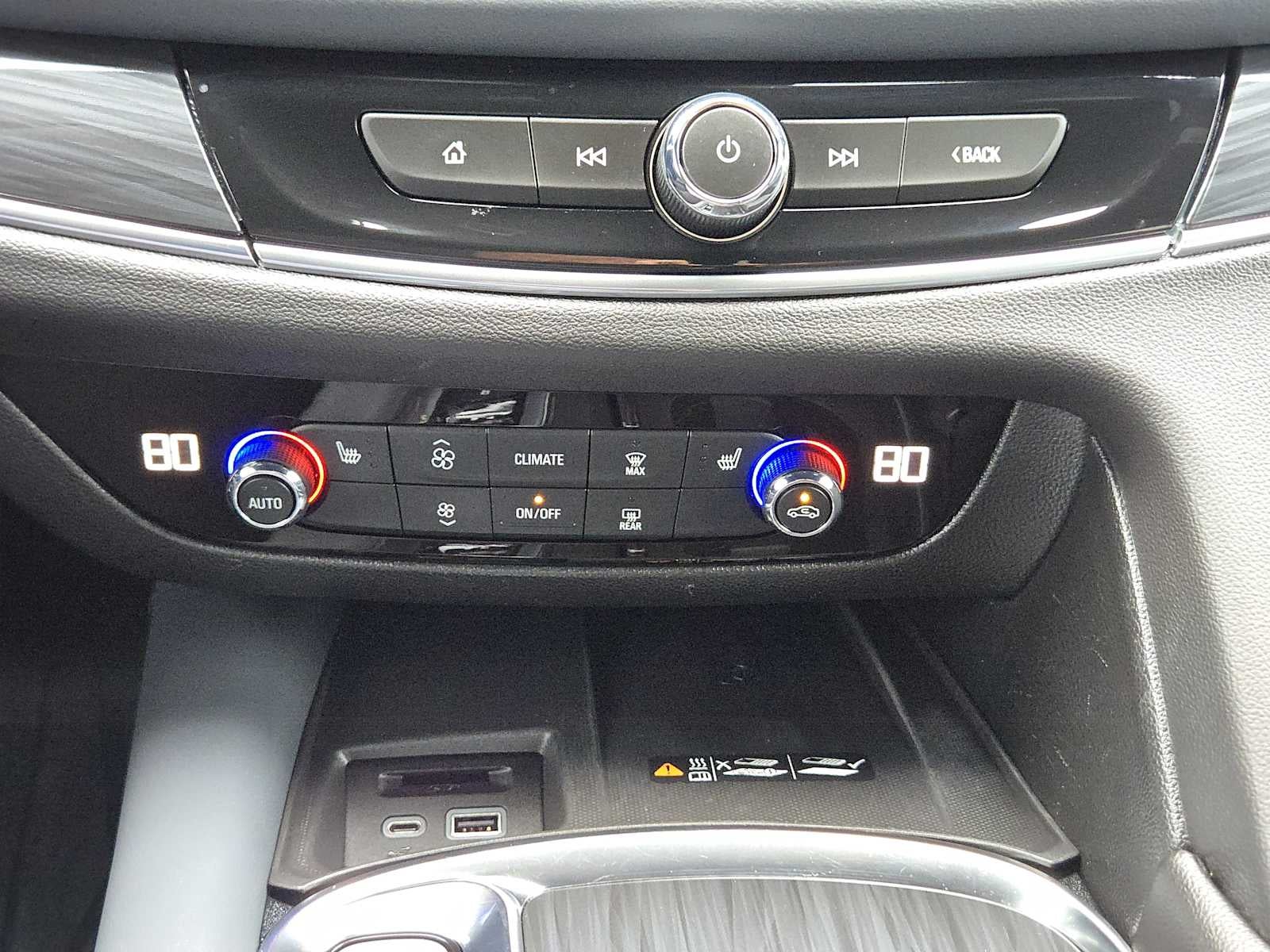 2024 Buick Enclave Essence