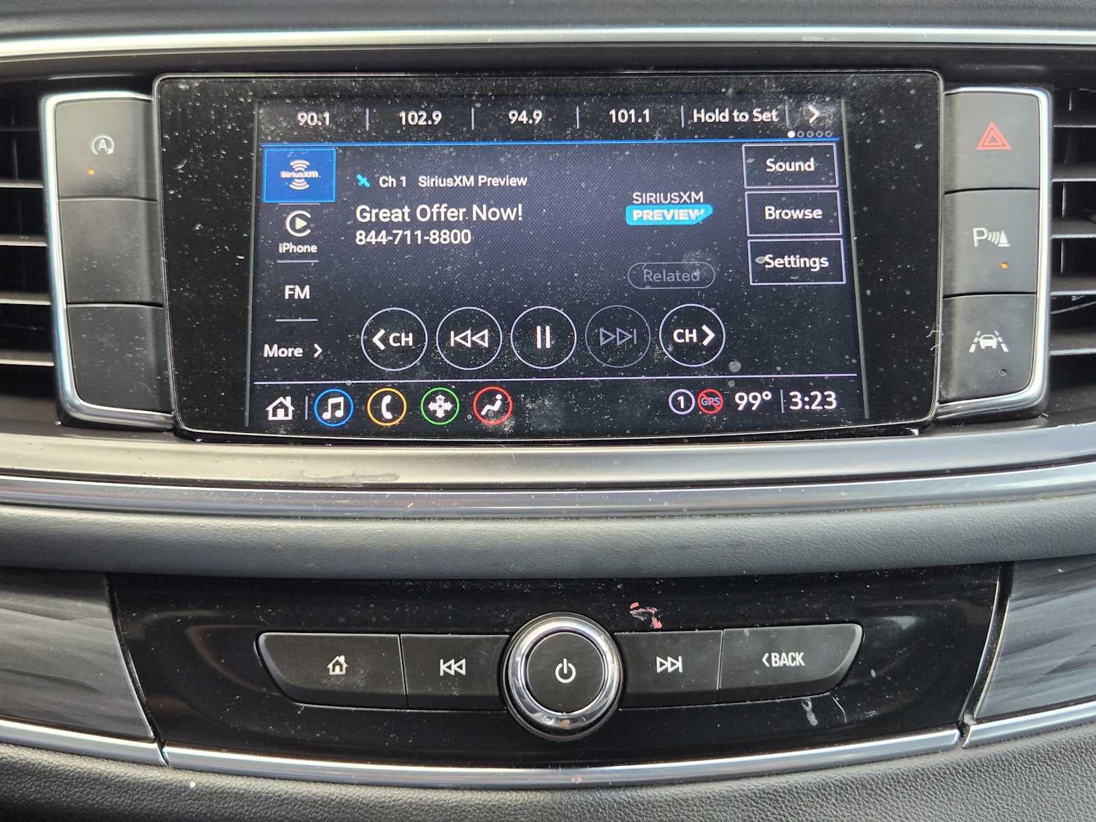 2023 Buick Enclave Essence
