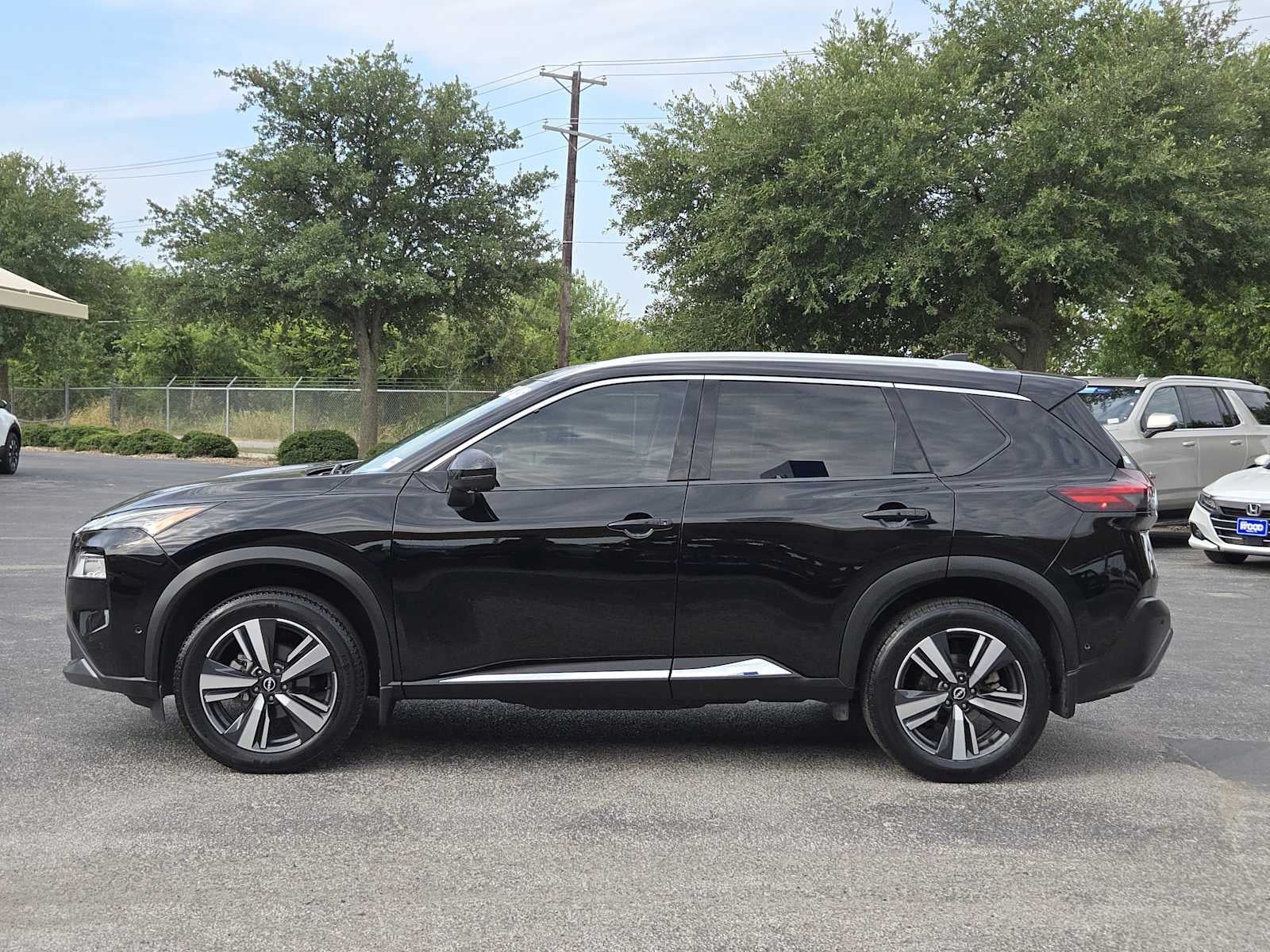 2022 Nissan Rogue SL