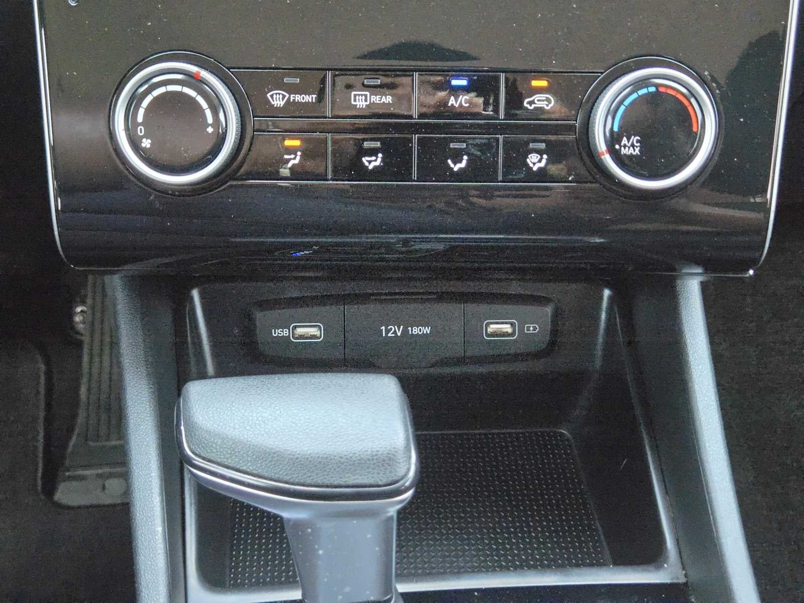 2022 Hyundai TUCSON SE
