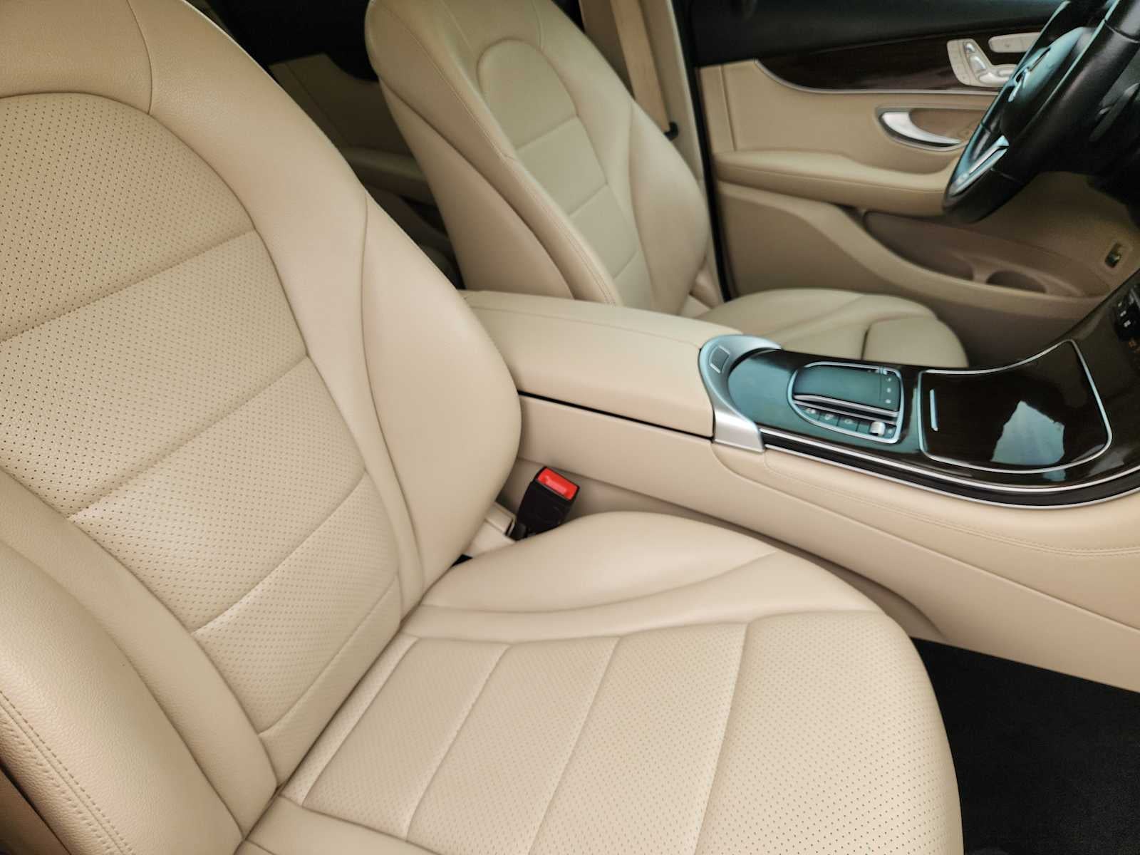 2021 Mercedes-Benz GLC 300 GLC 300
