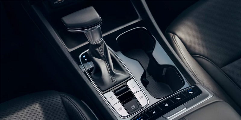 2023 Hyundai Santa Cruz center console and gear shifter